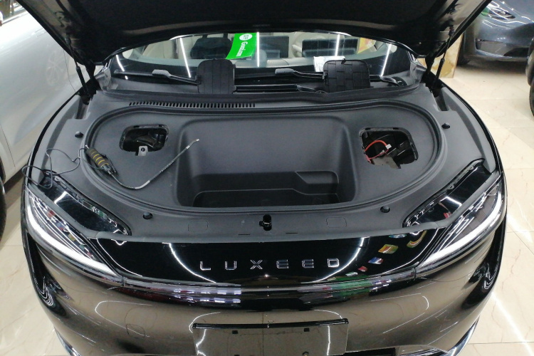 鸿蒙智行 智界R7 2024款 纯电 667km Max机舱底盘24