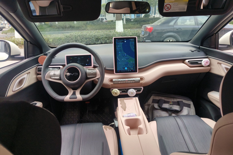 比亚迪 海鸥 2024款 荣耀版 305km 活力版中控内饰7002