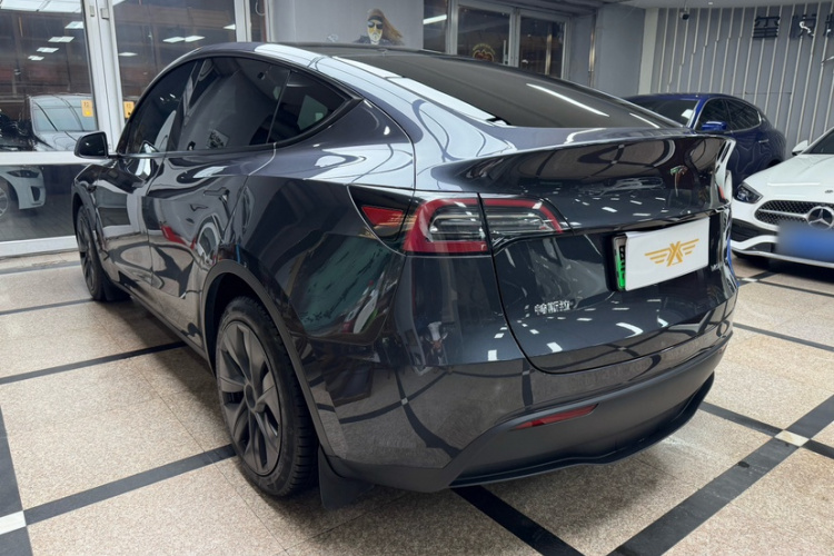 特斯拉 Model Y 2024款 后轮驱动版车身外观6004
