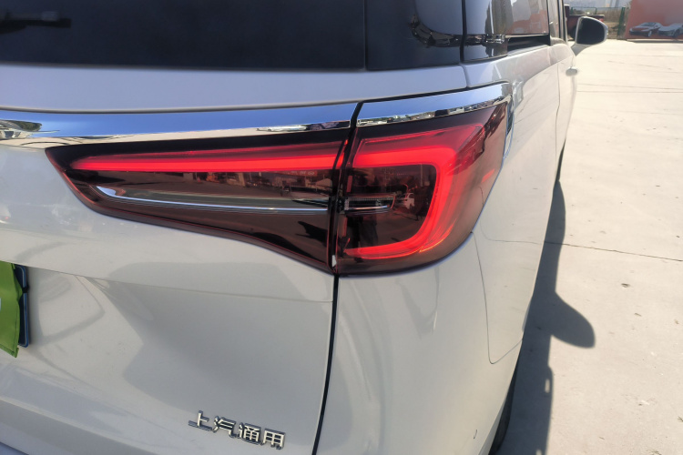 别克GL8 2021款 ES陆尊 653T 尊享型车身外观9