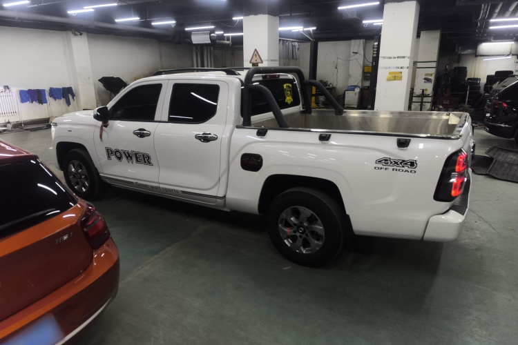 长城 金刚炮 2023款 2.0T自动柴油四驱精英型长箱GW4D20M车身外观4