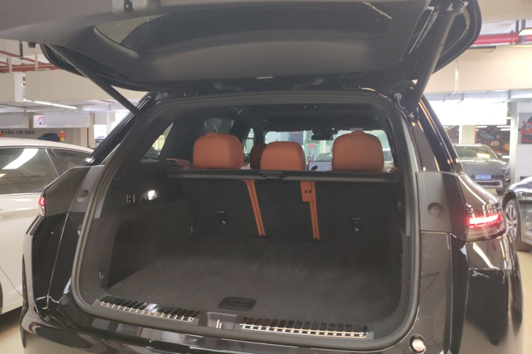 理想汽车 理想L7 2023款 Air机舱底盘23