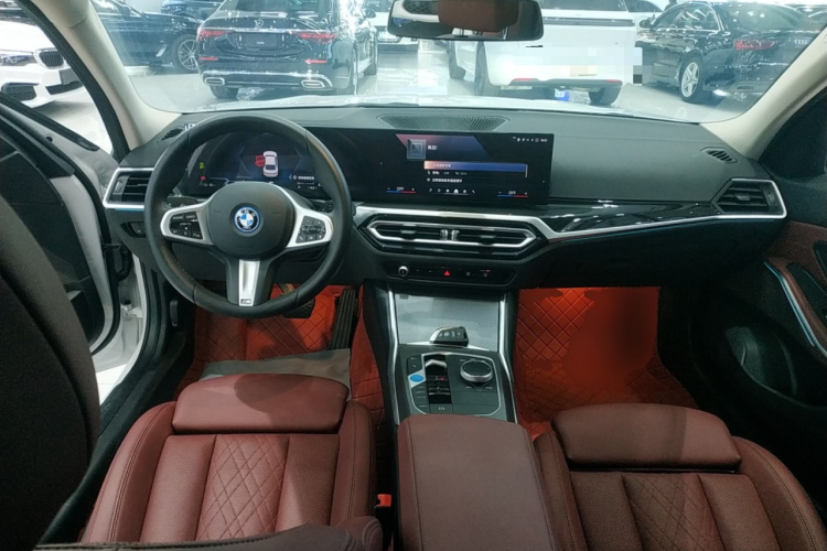 宝马i3 2024款 eDrive 40 L 曜夜套装中控内饰12
