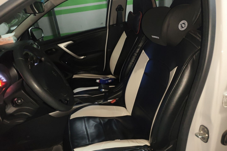 标致301 2017款 1.6L 自动舒适版局部细节19