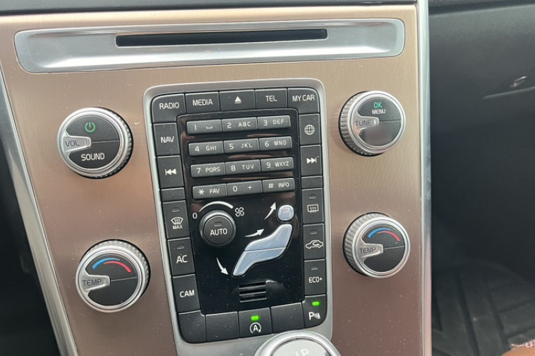 沃尔沃XC60 2017款 T5 智行版车身外观6008