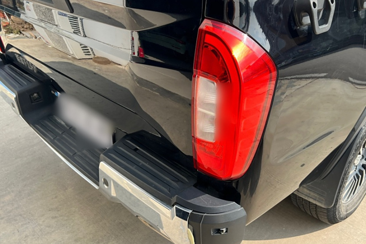 福田 大将军G9 2021款 2.0T装甲大将军手动两驱休闲版乐享型长箱4F20TC车身外观6005