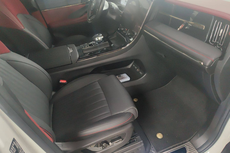 广汽传祺 传祺M8 2023款 宗师系列 双擎 至尊版中控内饰7006