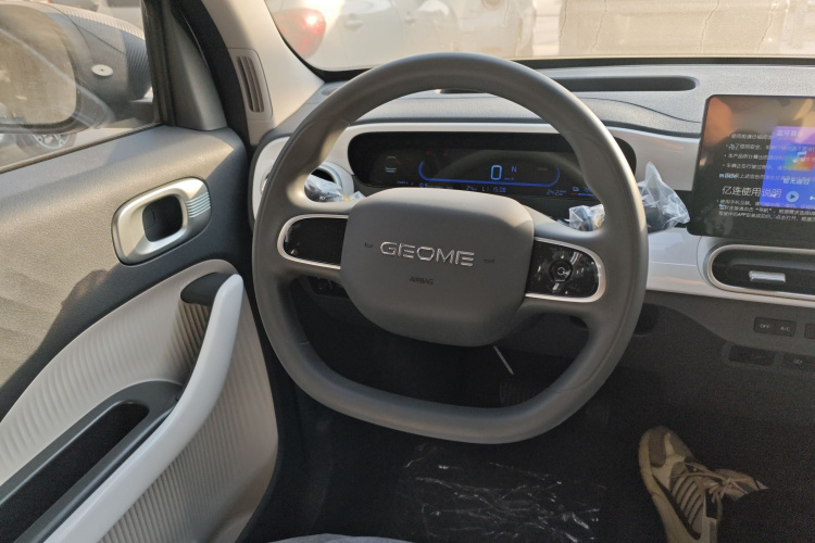 吉利银河 熊猫 2025款 210km 元气熊中控内饰13