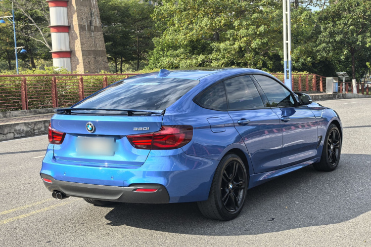 宝马3系GT 2019款  320i M运动曜夜版车身外观6007