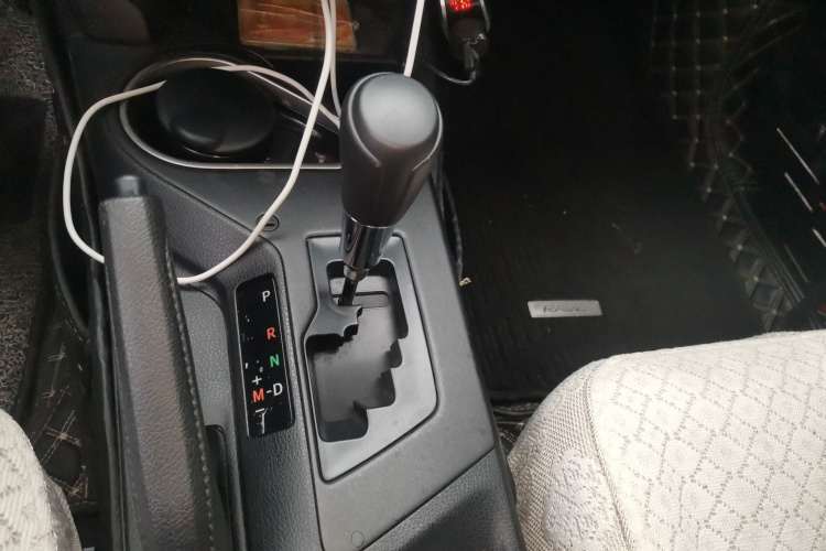 丰田 RAV4荣放 2019款 2.0L CVT两驱都市版 国VI局部细节18