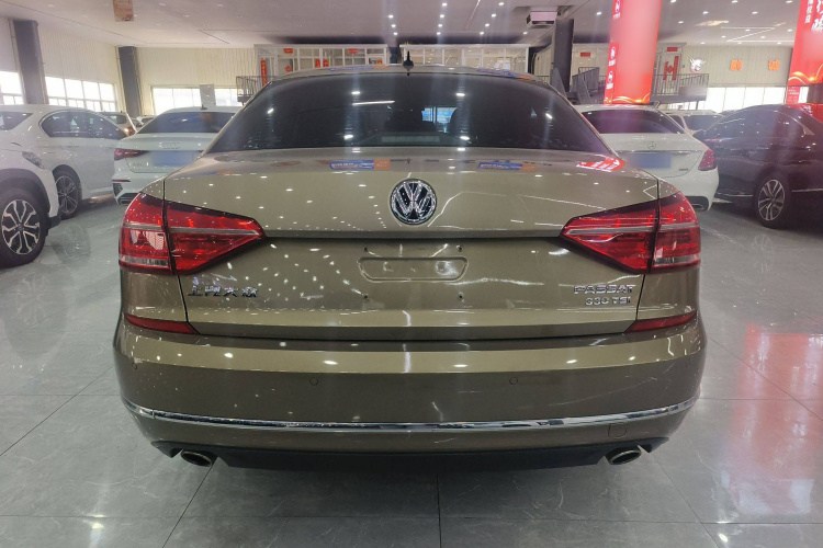 大众 帕萨特 2017款 330TSI DSG尊荣版车身外观6004