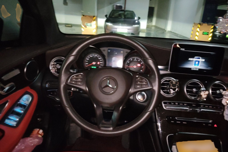 奔驰GLC 2019款 GLC 260 L 4MATIC 动感型中控内饰13