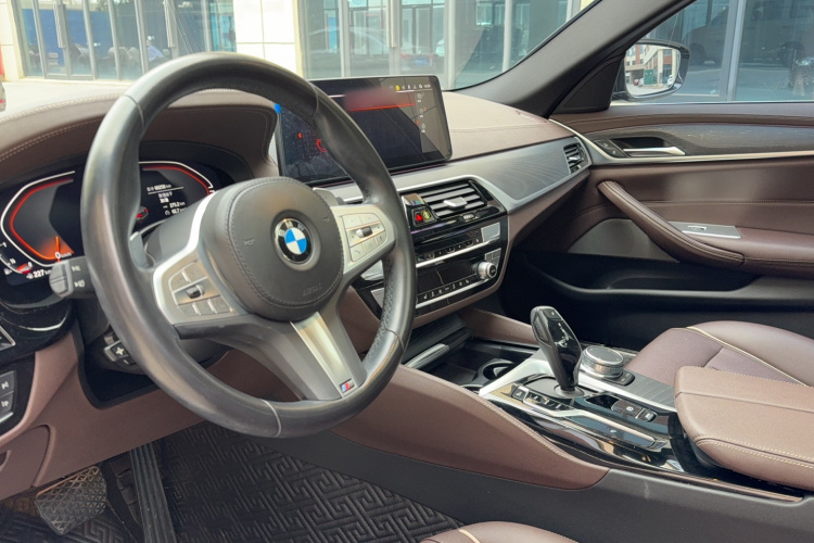 宝马5系 2023款 530Li 领先型 M运动套装中控内饰7004
