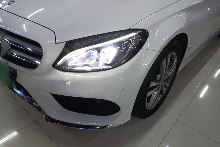 奔驰C级 2018款 C 200 L 运动版局部细节36