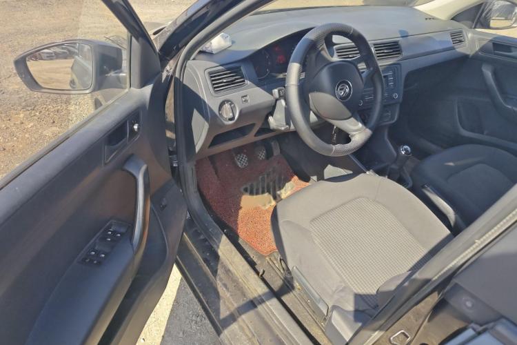 大众 桑塔纳 2019款 1.5L 手动风尚版 国VI中控内饰7002