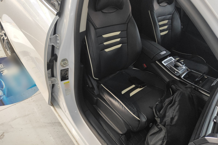 比亚迪 秦Pro新能源 2019款 EV 超能版 标准版智联领尚型局部细节41