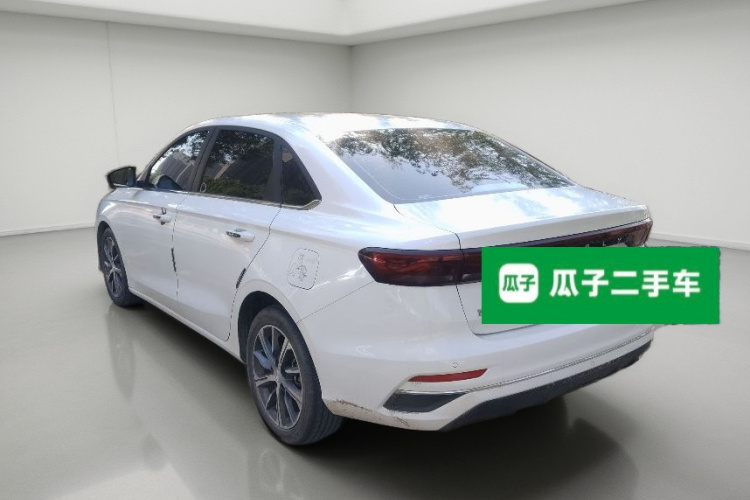 吉利汽车 帝豪 2022款 第4代 1.5L CVT尊贵型车身外观5