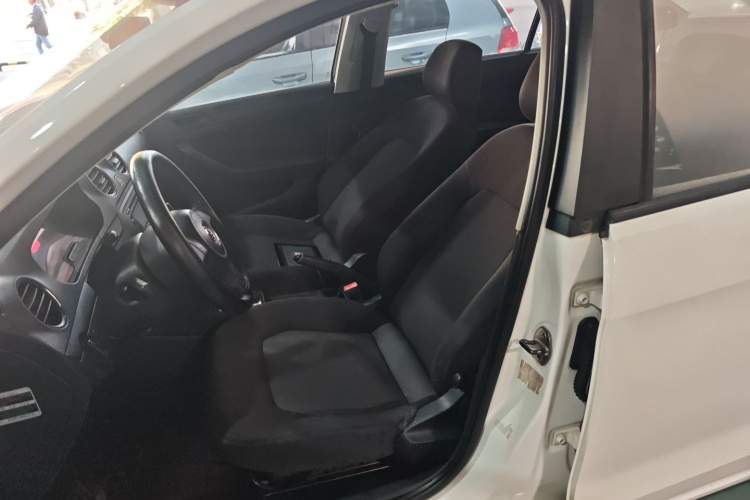 大众 捷达 2013款 1.6L 自动时尚型中控内饰19