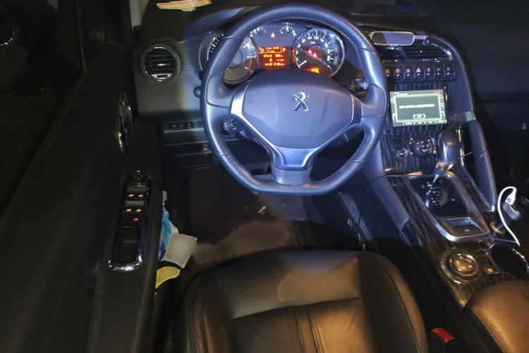 标致3008 2015款 1.6THP 自动至尚版局部细节13