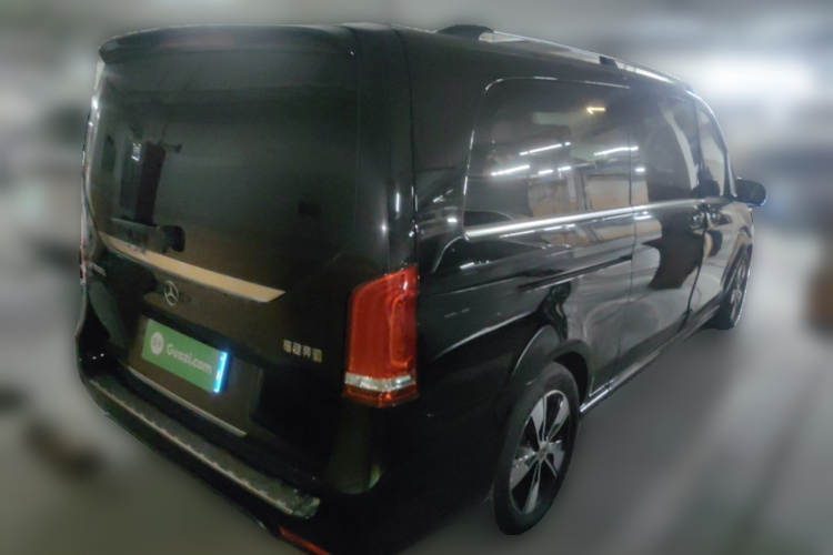 奔驰V级 2020款 V 260 L 长轴距豪华版车身外观7