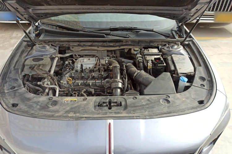 红旗H5 2023款 1.5T DCT智联旗韵版机舱底盘24