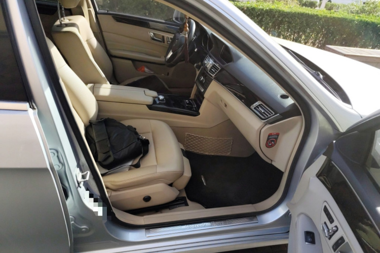 奔驰E级 2014款 E 260 L 运动型局部细节9005