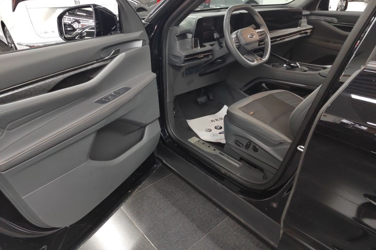 福特 2023款 锐界L 2.0T EcoBoost 四驱七座至尊型中控内饰7003