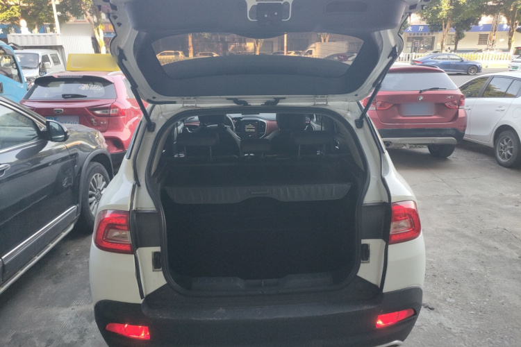 中华V3 2017款 1.5L 手动智能型局部细节23