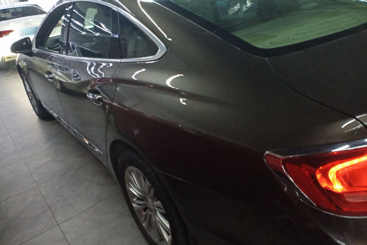 别克 君越 2018款 20T 精英型车身外观4