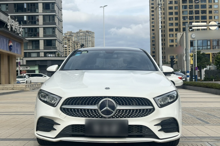 奔驰A级 2019款 A 200 L 运动轿车车身外观6001
