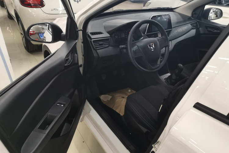 宝骏310 2016款 1.2L 手动超值型中控内饰20