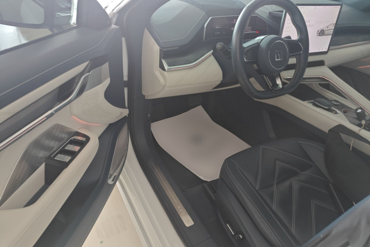 极氪001 2022款 超长续航双电机 ME版中控内饰20