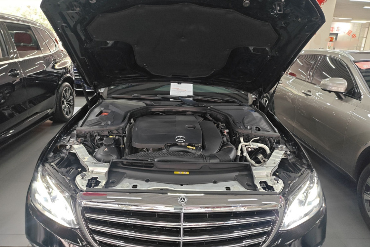 奔驰E级 2020款 改款 E 300 L 运动时尚型局部细节24