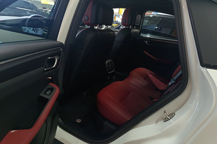 保时捷 2022款 Macan 2.0T中控内饰21