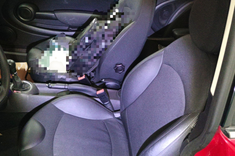 MINI 2011款 1.6L COOPER Fun中控内饰19