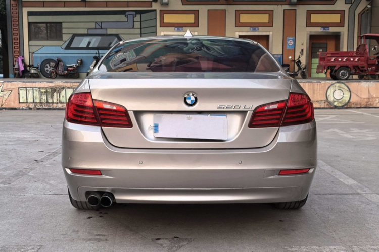 宝马5系 2017款 520Li 典雅型车身外观6004