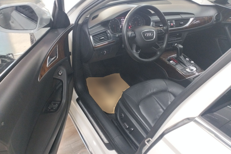 奥迪A6L 2016款 30 FSI 舒适型中控内饰20