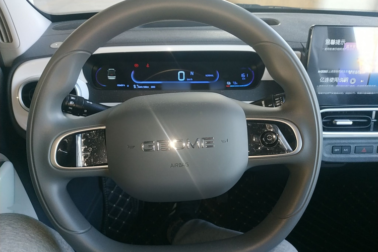 吉利银河 熊猫 2025款 210km 元气熊中控内饰13