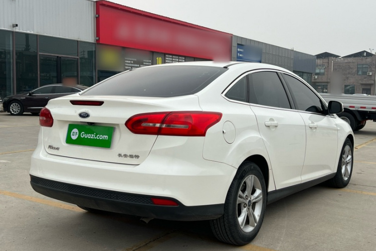 福特 福克斯 2017款 三厢 1.6L 自动舒适型智行版车身外观6007