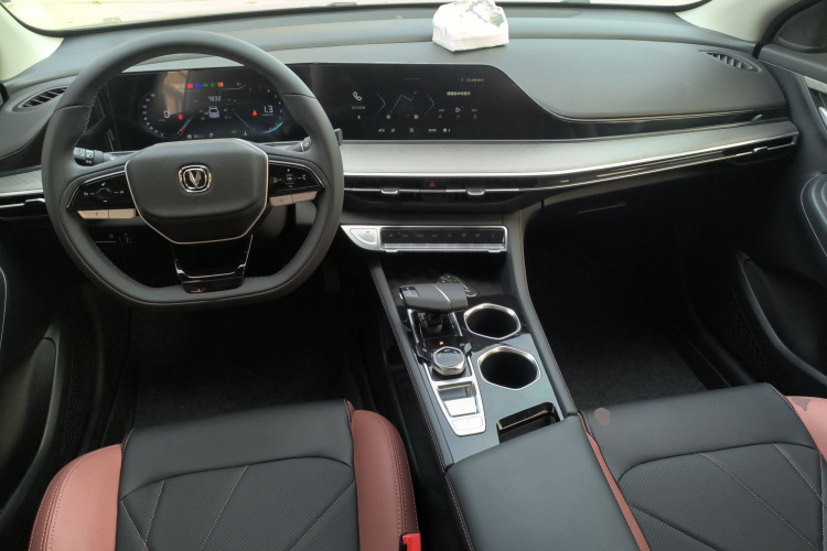 长安 逸动 2024款 PLUS 蓝鲸NE 1.4T GDI DCT高能版中控内饰12