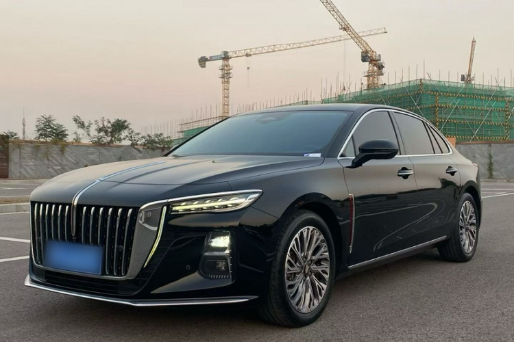 红旗H5 2023款 2.0T 自动智联旗畅版车身外观1