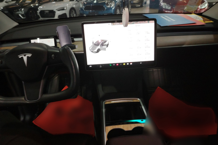 特斯拉 Model Y 2021款 标准续航后驱版中控内饰12