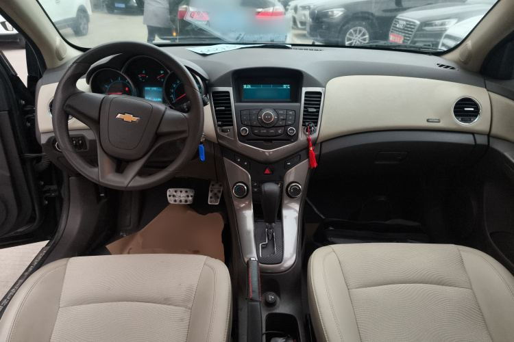 雪佛兰 科鲁兹 2015款 1.5L 经典 SE AT中控内饰12