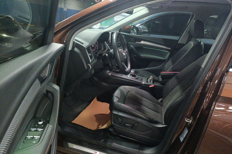 奥迪Q5L 2018款 45 TFSI 尊享时尚型 国V中控内饰7003