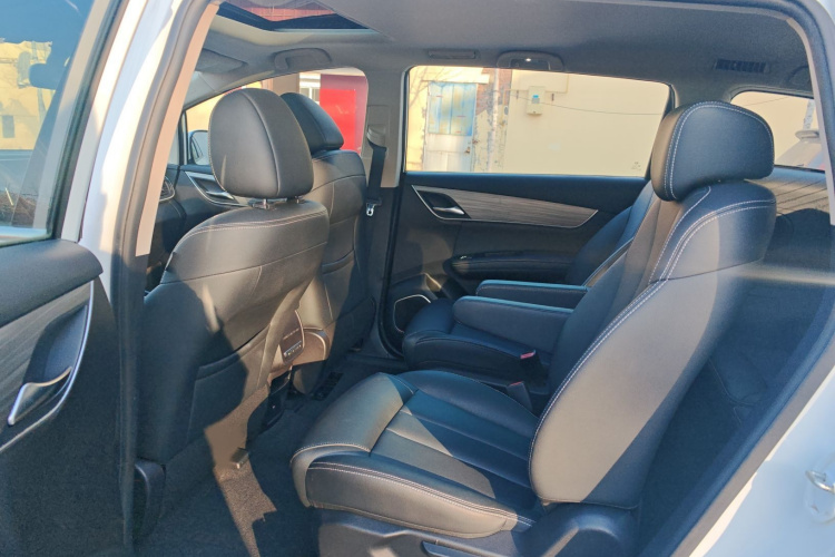 比亚迪 宋MAX新能源 2019款 DM 1.5T 智联致进型 6座 国VI中控内饰7002