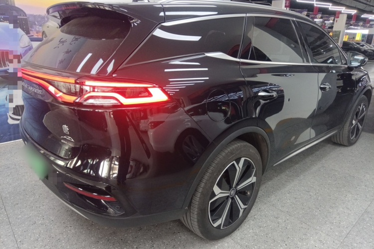 比亚迪 唐新能源 2022款 EV 600KM 尊享型车身外观7