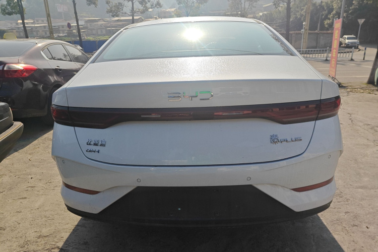 比亚迪 秦PLUS 2025款 DM-i 智驾版 55KM领先型车身外观6004