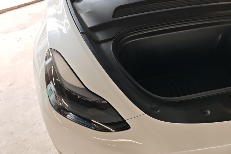 特斯拉 Model Y 2022款 长续航全轮驱动版局部细节9006