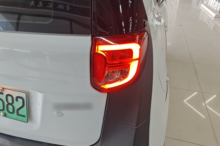 奇瑞 小蚂蚁 2018款 400 4座智享版车身外观9