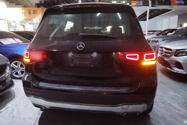 奔驰GLB 2021款 GLB 200 时尚型车身外观6